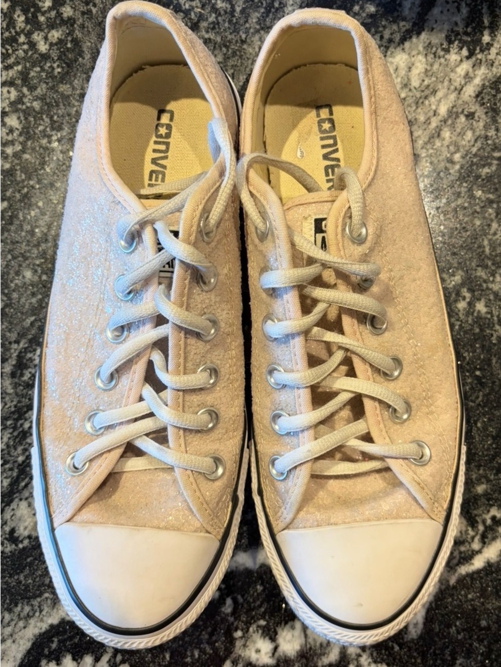 Converse Low Top Sneakers in Light Pink